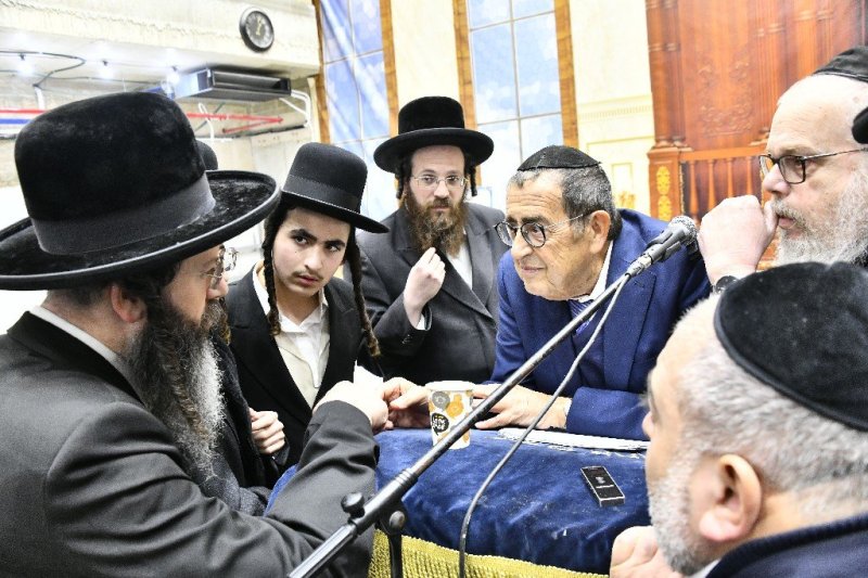 באדיבות המצלם