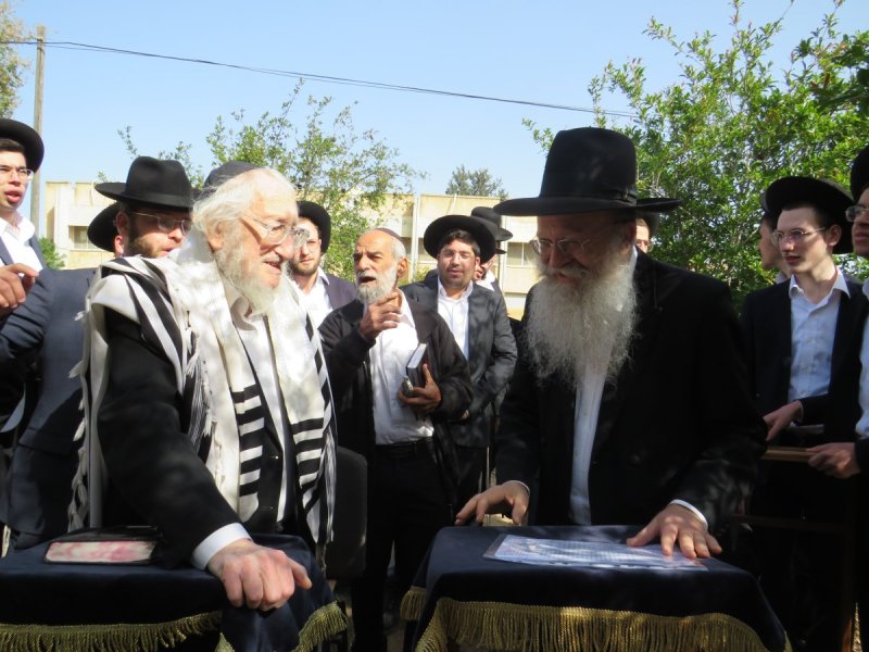 באדיבות המצלם