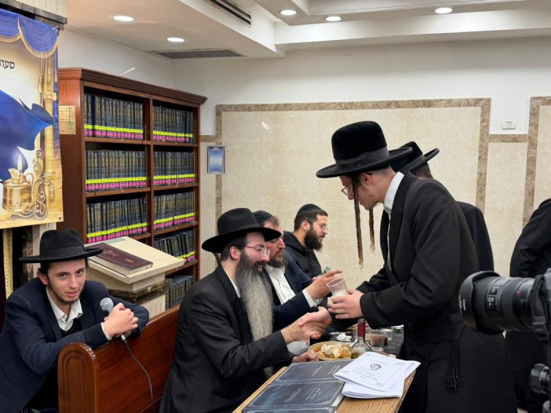 באדיבות המצלם