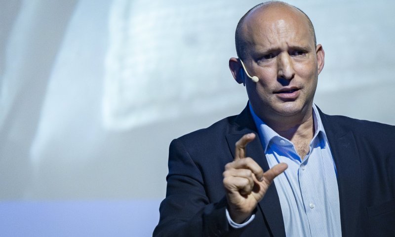 ביקורת במערכת הביטחון: בנט גרם ללחץ מיותר