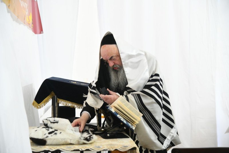 ארי קופרשטוק - פולין