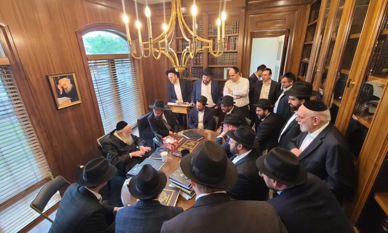 חוצה יבשות: עמוד ההוראה הגר"ע אויערבאך חיזק את יהדות הגולה