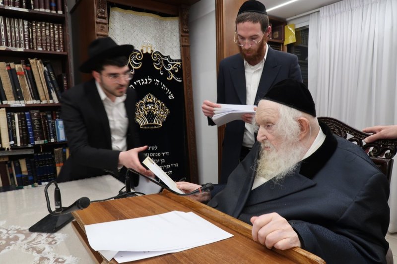 באדיבות המצלם