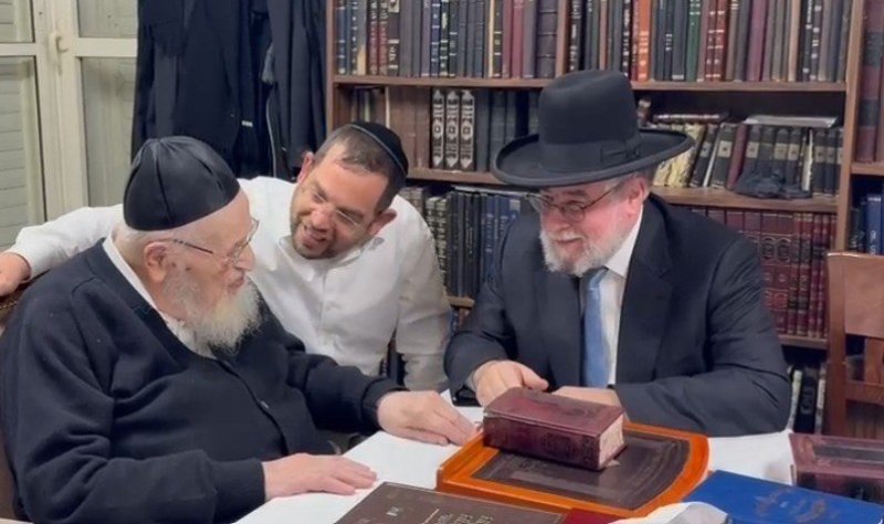 באדיבות המצלם