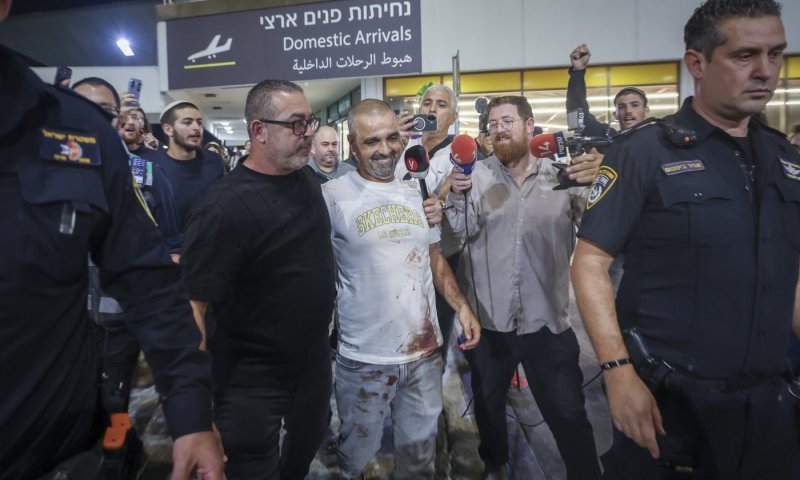 שתיקה בעומאן, כותרות ראשיות באמירויות: כך מסקרים את התקרית במפרץ