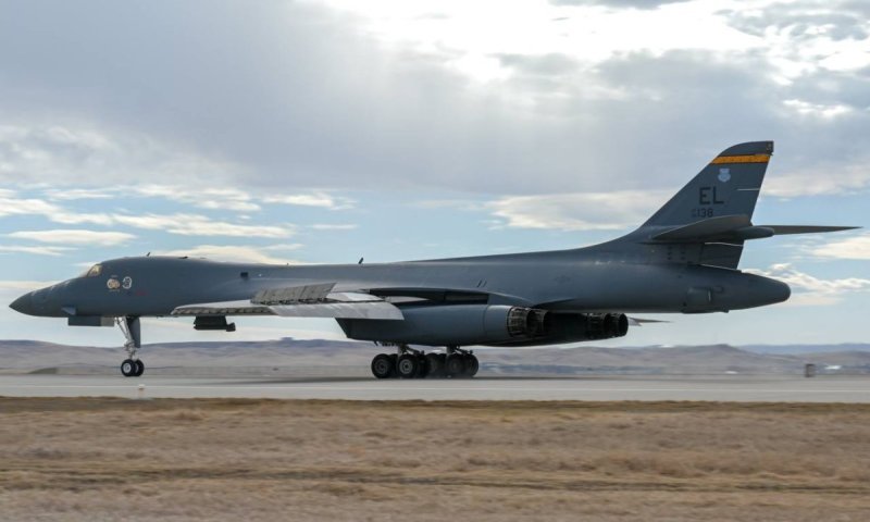 ספרד חוסמת מטוסים אמריקניים: סגרה את המרחב האווירי לפעילות צבאית