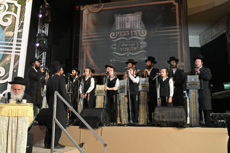 באדיבות המצלם