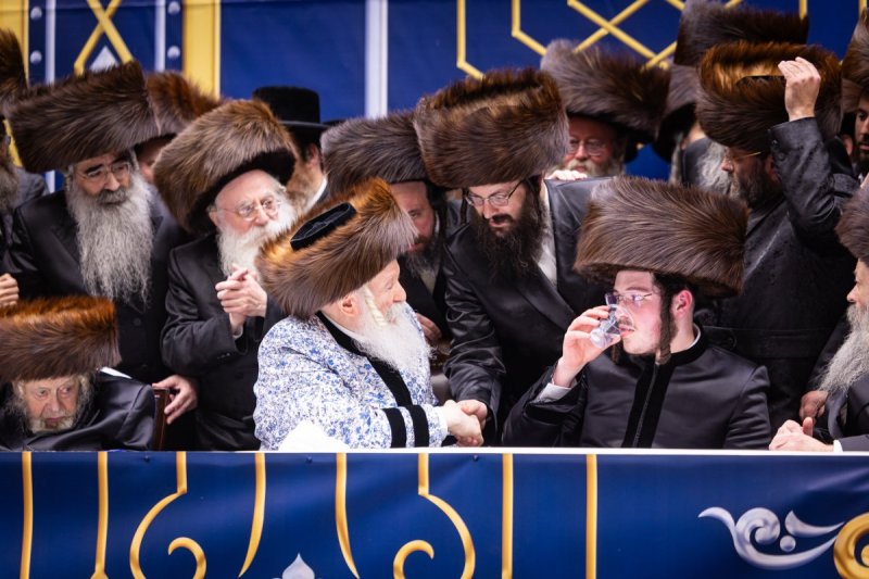 באדיבות המצלם