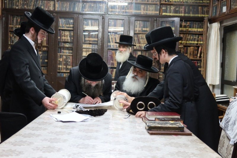 באדיבות המצלם