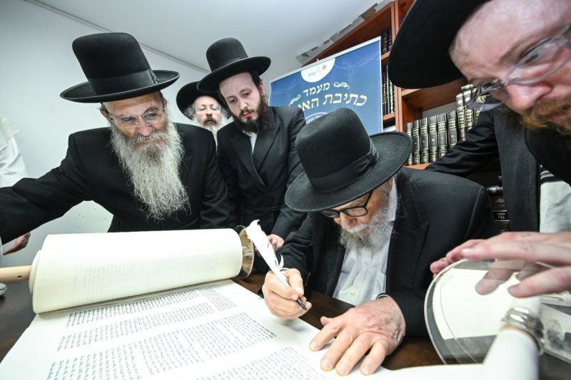 משה גולדשטיין וא. אייזנבאך
