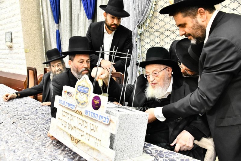 באדיבות המצלם