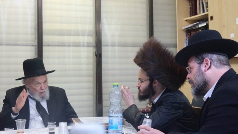 באדיבות המצלם