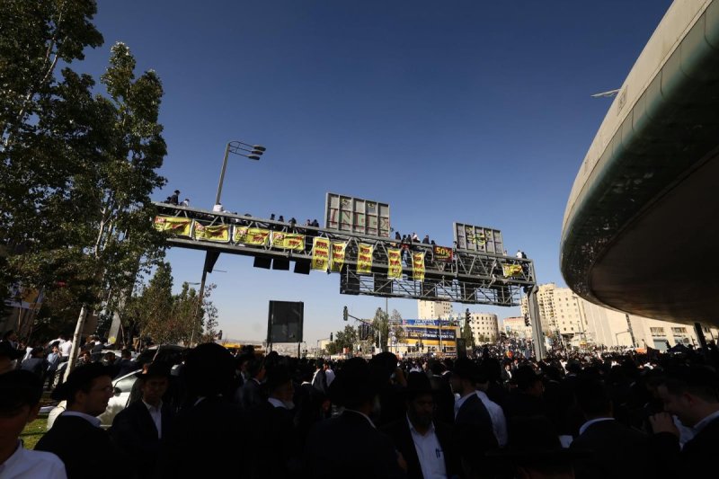 דניאל נפוסי ודוד מנדלסון