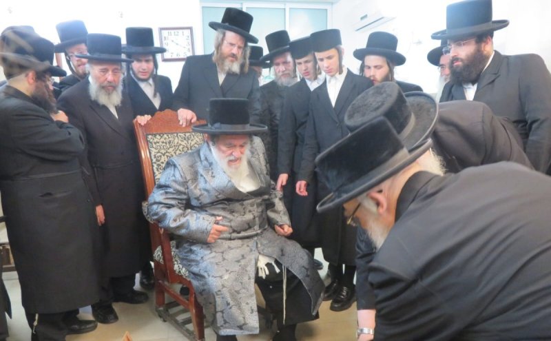 באדיבות המצלם