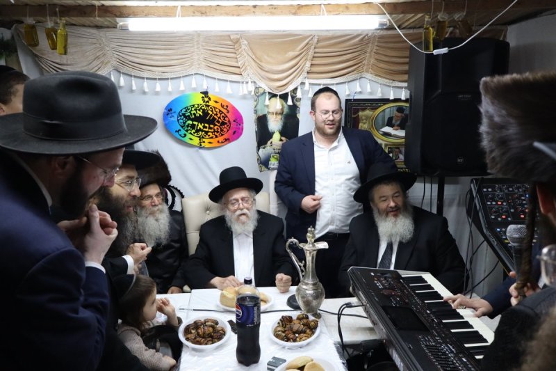באדיבות המצלם