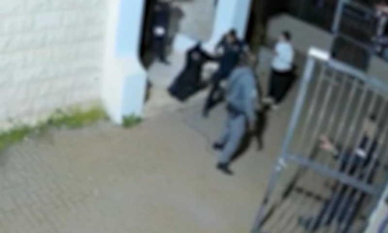 נעצר על חם: תושב עפולה נתפס מסתתר בבית כנסת שאליו פרץ