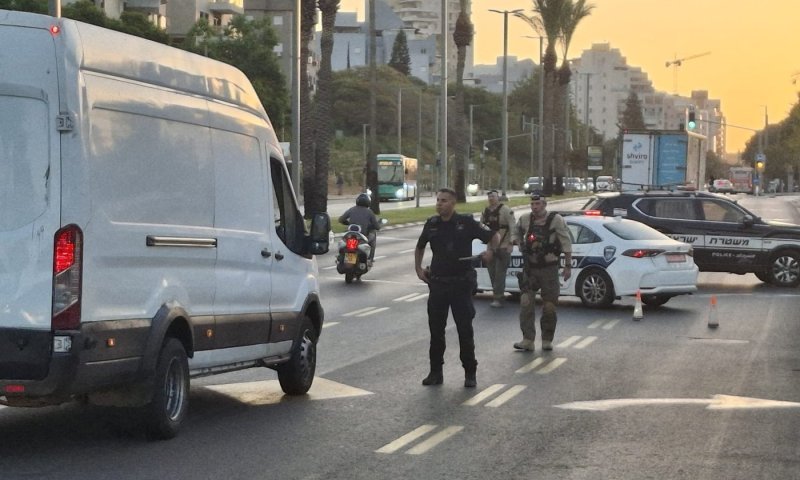 המיניבוס החשוד: השוטרים פתחו את הדלת - זה מה שגילו בפנים