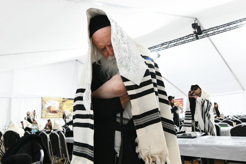 ארי קופרשטוק - פולין