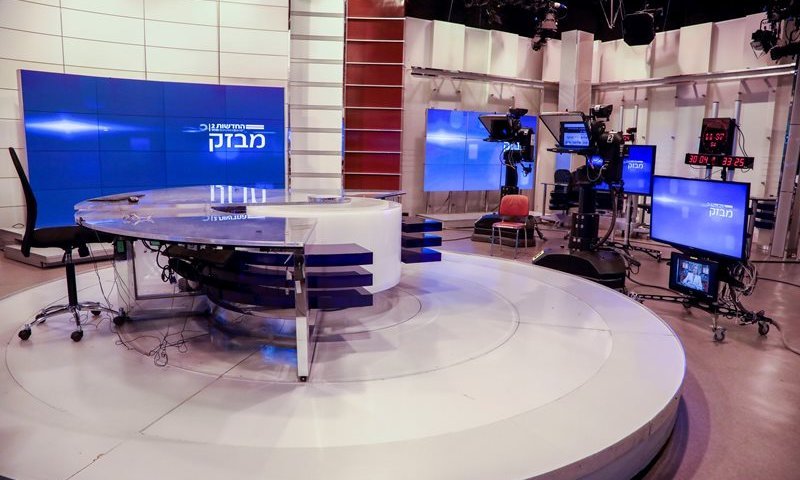 הסתירות המביכות בתגובת הכתבת שהשפילה חרדים, והבקשה של ערוץ 12