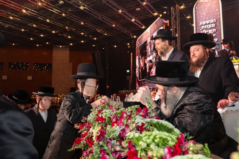 יעקב נחומי וא. אייזנבאך