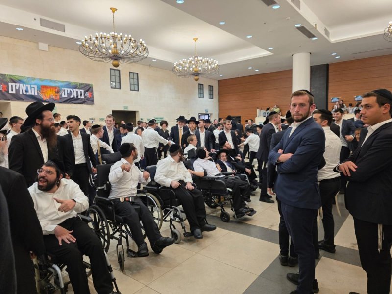 באדיבות המצלם