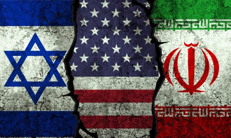 טראמפ מאותת: מהלך דרמטי נגד איראן - בדרך לשינוי משטר?