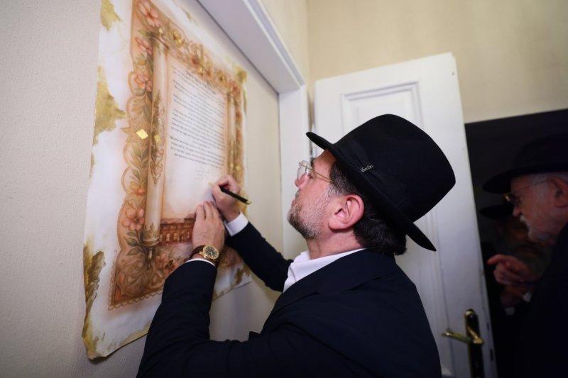 באדיבות המצלם