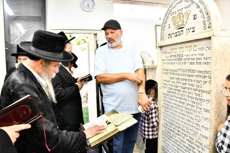 שוקי לרר