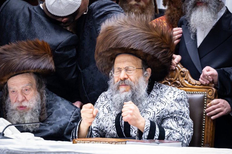 האחים לאנטשעווסקי, אברומי בלום, ואייזיק י.