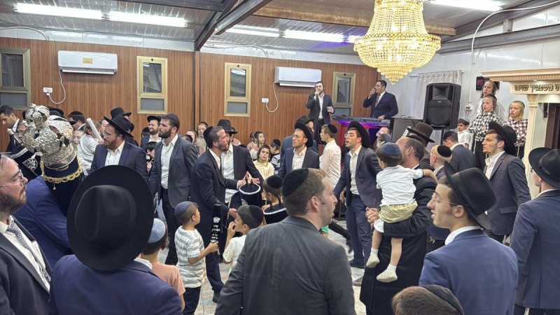 באדיבות המצלם