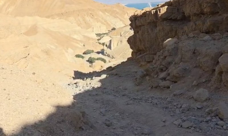 יש מים או אין מים? יצחק כרמלי מגיע לנחל זוהר 