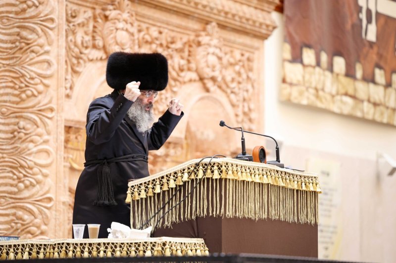 משה גולדשטיין, א. איזנבאך וארי קופרשטוק.