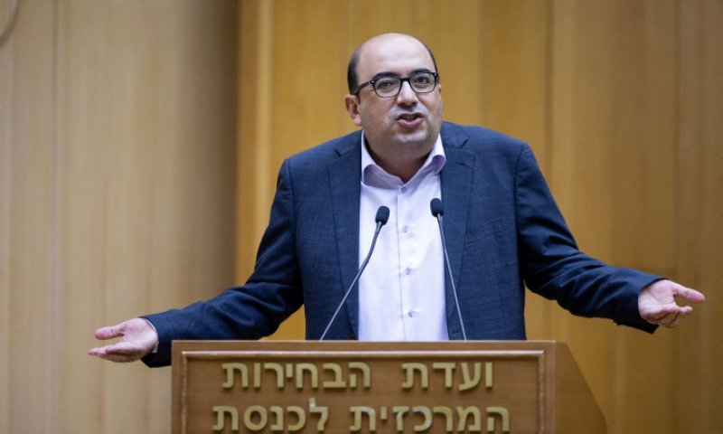 הטבח? "אירוע היסטורי חשוב"; המחבלים? "לוחמי התנגדות": הבקשה לפסילת אבו שחאדה