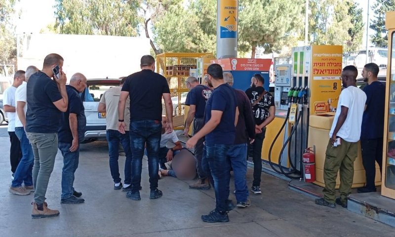 פיגוע ירי מתגלגל בשרון: ישראלי נרצח, לפחות 4 נפצעו - מחבל אחד נוטרל