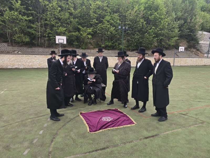באדיבות המצלם