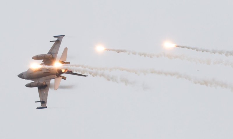 דרמה בשמי איראן: מטוס קרב ישראלי כמעט והופל