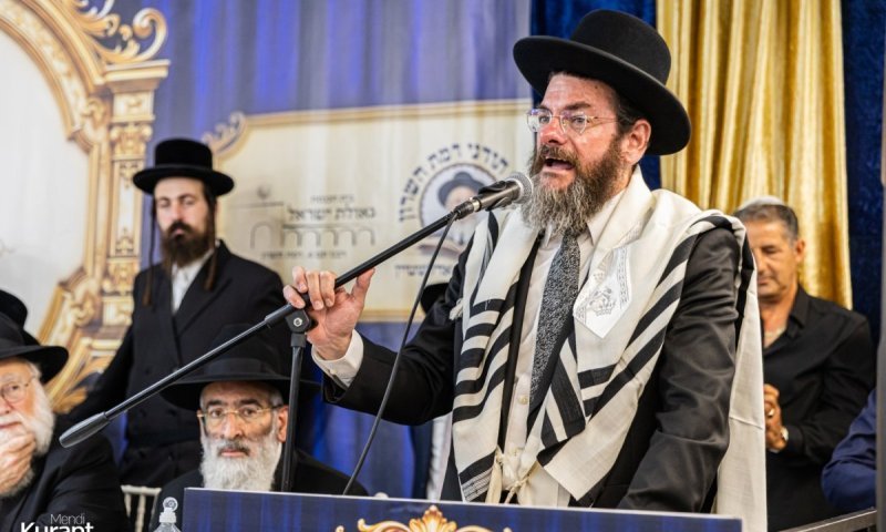 עם כובע 'המבורג' וטלית חדשה: רבה של רמת השרון הוכתר לממלא מקום אבותיו