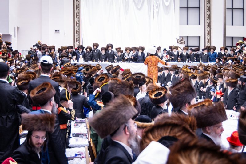 האחים לאנטשעווסקי, אברומי בלום, ואייזיק י.