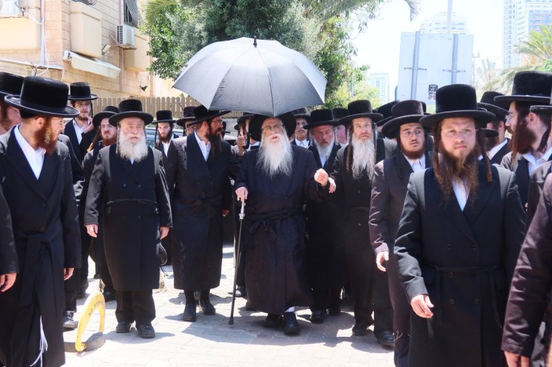 באדיבות המצלם
