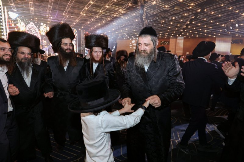 יעקב נחומי וא. אייזנבאך