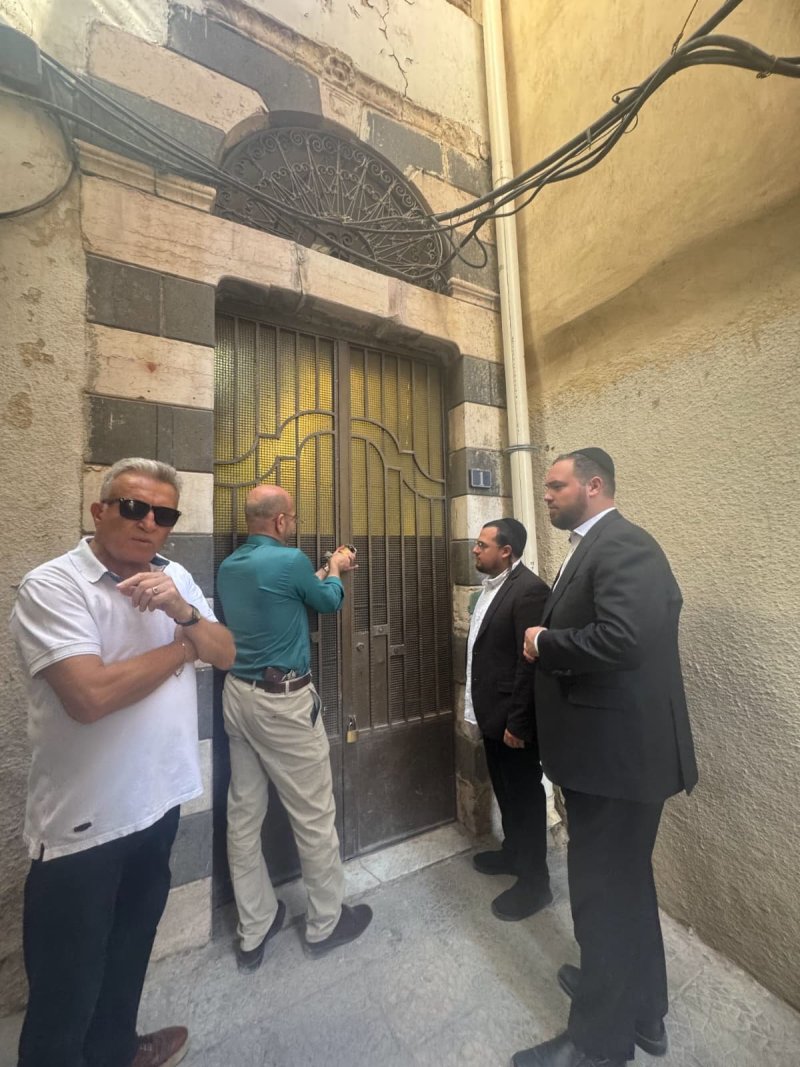 באדיבות המצלם