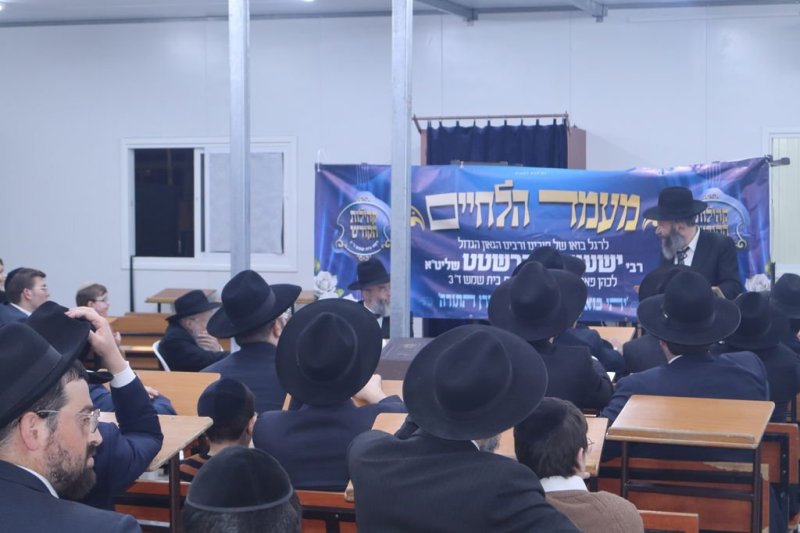 באדיבות המצלם