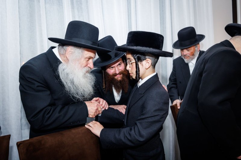 באדיבות המצלם