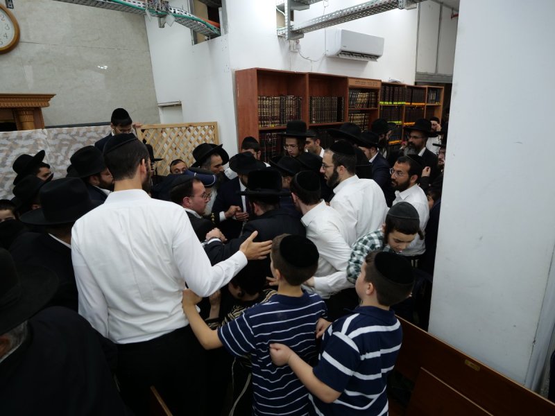 באדיבות המצלם