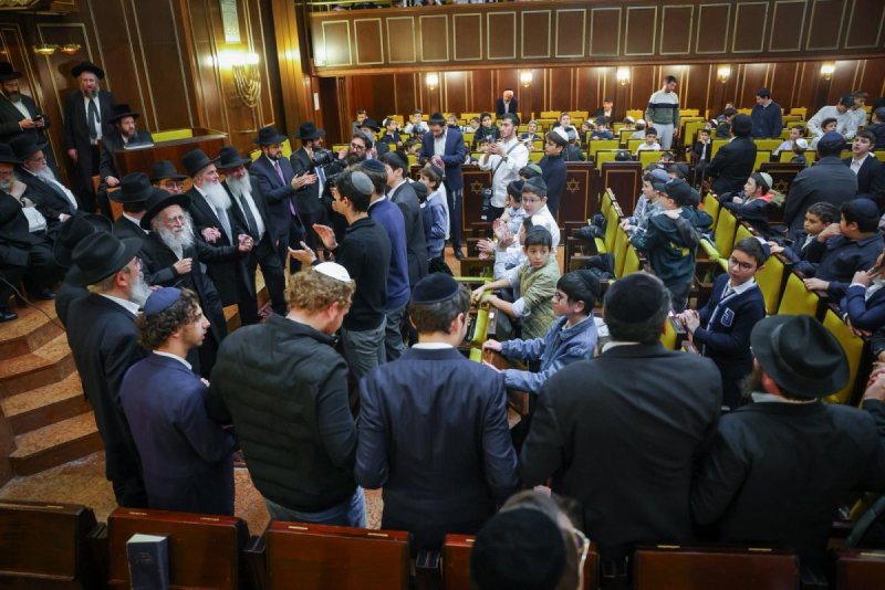 דניאל נפוסי ומאיר זלזניק