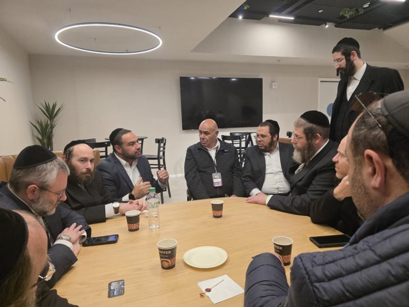 יעקב נחומי, אריאל אוחנה, אברהם כהן