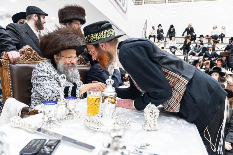 האחים לאנטשעווסקי, אברומי בלום, ואייזיק י.