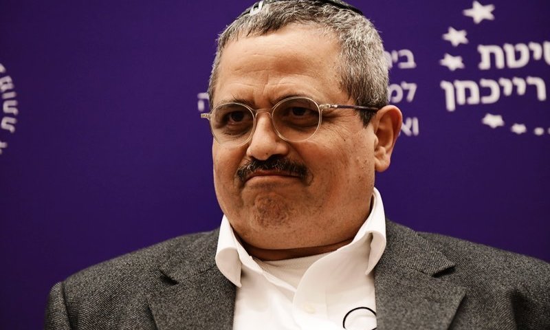 המפכ"ל לשעבר רוני אלשיך נחקר באזהרה בחשד להעסקת שב"ח