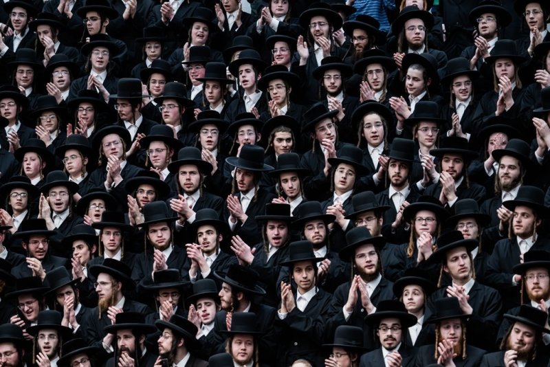 בחצרות סאטמר