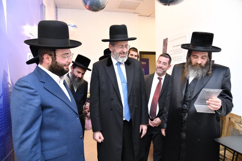 שוקי בריכטא